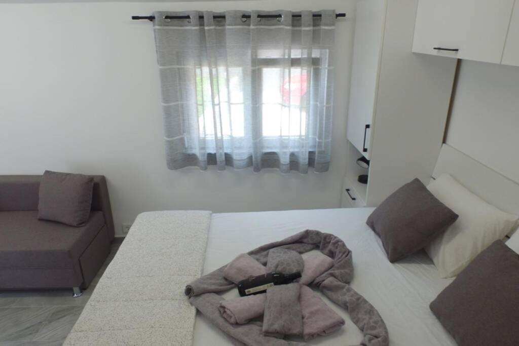 Apartment In Park Forest Soline Near The Sea Pjescana Uvala Exterior foto